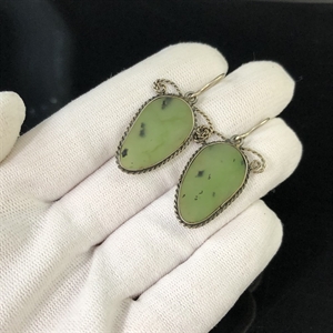 Серьги и подвеска с нефритом «Лепестки», СССР, 1980-е гг. 001684 - фото 11058 Серьги и подвеска с нефритом «Лепестки», СССР, 1980-е гг. 001684 - фото 11058