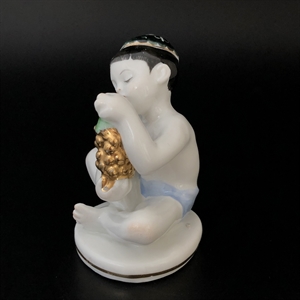 Статуэтка «Мальчик с виноградом», ЛФЗ, фарфор, СССР, 1950-е гг. 000810 - фото 13018