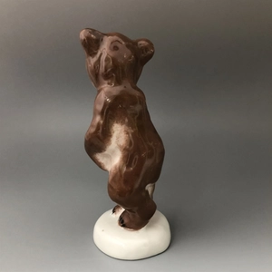 Статуэтка «Медведь», фарфор, Вербилки, СССР, 1950-е гг. 001349
