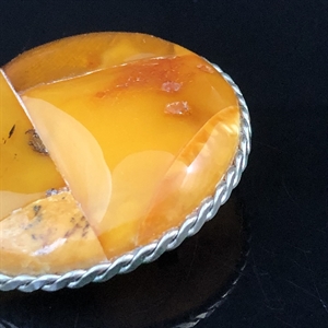 Брошь из природного балтийского янтаря «Мозаика» , 1970-е гг. 000929 - фото 1429