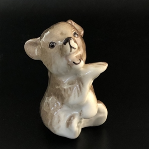 Статуэтка «Ревущий медвежонок», ЛФЗ, фарфор, СССР, 1950-е гг. 001150 - фото 14362 Статуэтка «Ревущий медвежонок», ЛФЗ, фарфор, СССР, 1950-е гг. 001150 - фото 14362