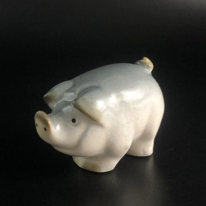 Статуэтка «Свинка», фарфор, ЛФЗ, СССР, 1980-е гг. 001740
