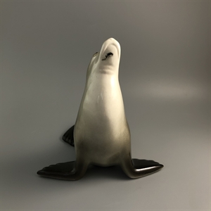 Статуэтка «Тюлень», ЛФЗ, фарфор, СССР, 1970-е гг. 001139 - фото 14739 Статуэтка «Тюлень», ЛФЗ, фарфор, СССР, 1970-е гг. 001139 - фото 14739