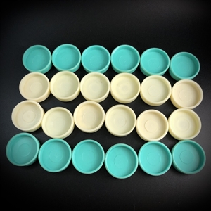 Шашки (бирюзовые и белые), карболит, СССР, 1980-е гг. 001782 - фото 18851