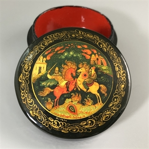 Шкатулка «Поединок», Мстера, папье-маше, СССР, 1980-е гг. 001199 - фото 19506