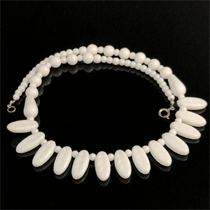 Антикварные чешские бусы «Лепесток», 1940-50-е гг., 47 см 001865 - фото 20513