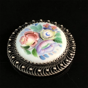 Брошь «Финифть», СССР, 1970-1980-е гг. 001828