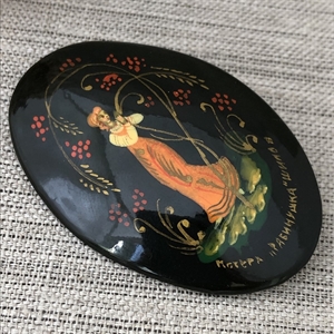 Винтажная лаковая брошь-миниатюра «Рябинушка», Мстёра, СССР, 1980-90 гг. 001339 - фото 2113