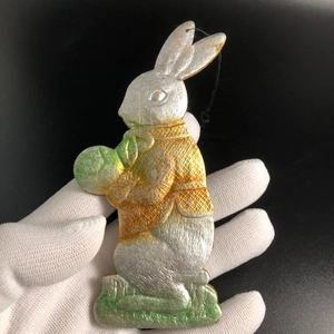 Антикварная ёлочная игрушка Заяц с мячом, объёмный картонаж, СССР, 1940-е гг. 001896