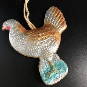 Советская ёлочная игрушка «Курочка», объёмный картонаж, СССР, 1950-е гг. 001900