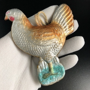 Советская ёлочная игрушка «Курочка», объёмный картонаж, СССР, 1950-е гг. 001900