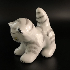 Статуэтка «Котёнок», Вербилки, фарфор, СССР, 1970-е гг. 001903