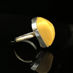 Винтажное кольцо с натуральным природным янтарем, Россия, 1990-е гг. 001824