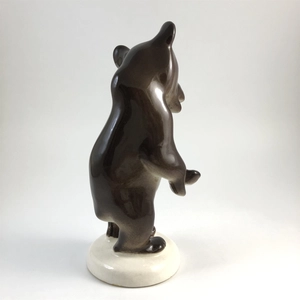Статуэтка «Медвежонок бурый стоящий», ЛФЗ, фарфор, СССР, 1960-е гг. 001917