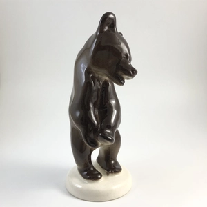 Статуэтка «Медвежонок бурый стоящий», ЛФЗ, фарфор, СССР, 1960-е гг. 001917