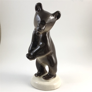 Статуэтка «Медвежонок бурый стоящий», ЛФЗ, фарфор, СССР, 1960-е гг. 001917 - фото 21645