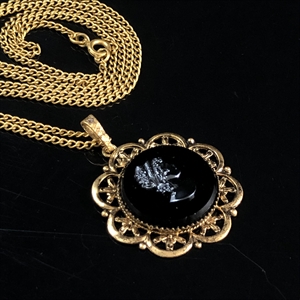 Чешская подвеска на цепочке «Камея», 1970-е гг. 001928 - фото 21789