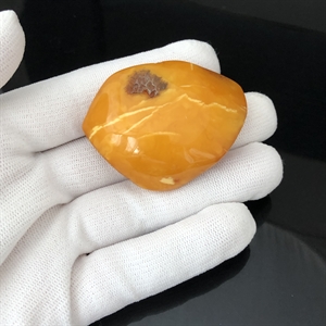 Брошь из цельного природного янтаря, СССР, 1970-е гг. 001976 - фото 22599