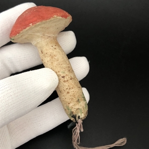 Советская ватная ёлочная игрушка «Гриб», СССР, конец 1940-х - начало 1950-х гг. 001977 - фото 22618