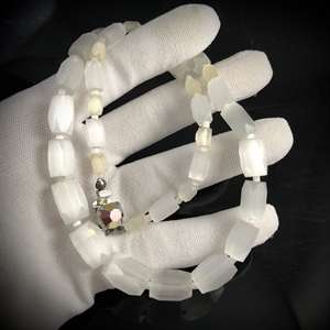 Чешские бусы из «сатинового» стекла, 47 см, 1950-е гг. 001982 - фото 22695