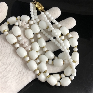 Чешские бусы из молочного стекла, 1970-е гг. 002000 - фото 23032