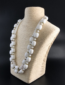 Чешские бусы из молочного стекла, 1970-е гг. 002000 - фото 23035