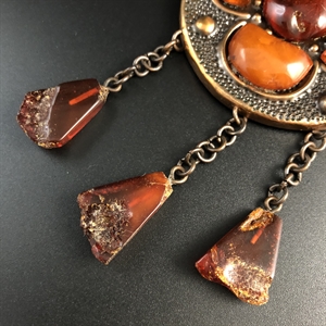 Брошь сакта с янтарем и подвесками, Прибалтика, 1970-е гг 002002 - фото 23058