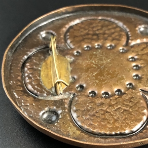 Брошь сакта с янтарем и подвесками, Прибалтика, 1970-е гг 002002 - фото 23060