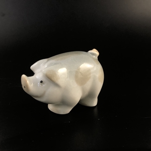 Статуэтка «Свинка», фарфор, ЛФЗ, СССР, 1980-е гг. 002007 - фото 23134