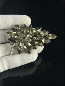 Чешская брошь «Лист», 1980-е гг. 002071