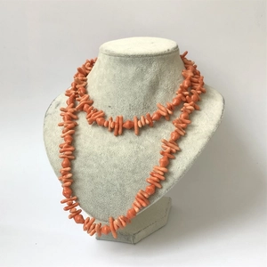 Длинные чешские бусы из кораллового стекла, 112 см, 1970-е гг. 001581