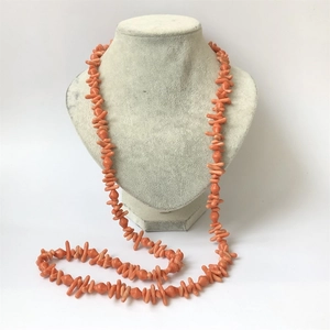Длинные чешские бусы из кораллового стекла, 112 см, 1970-е гг. 001581