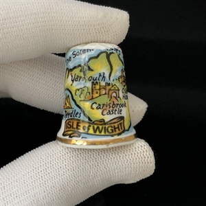 Коллекционный наперсток ISLE of WIGHT, фарфор, Англия, 1970-1980-е гг. 001462 - фото 6502
