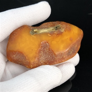 Крупная брошь из цельного природного янтаря, СССР, 1970-1980-е гг. 001687 - фото 6983