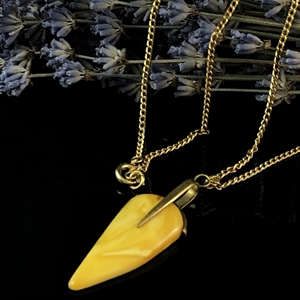 Кулон из природного балтийского янтаря «Зуб дракона», СССР, 1980-е гг. 001522 - фото 7386