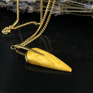 Кулон из природного балтийского янтаря «Зуб дракона», СССР, 1980-е гг. 001522 - фото 7387