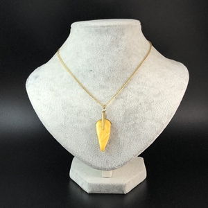 Кулон из природного балтийского янтаря «Зуб дракона», СССР, 1980-е гг. 001522 - фото 7388