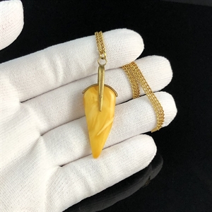 Кулон из природного балтийского янтаря «Зуб дракона», СССР, 1980-е гг. 001522 - фото 7391