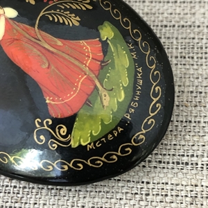 Лаковая брошь-миниатюра «Рябинушка», Мстёра, СССР, 1980-90 гг. 001337 - фото 7689