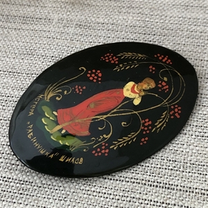 Лаковая брошь-миниатюра «Рябинушка», СССР, Мстёра, 1980-90 гг. 001344 - фото 7749