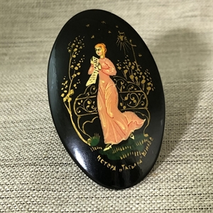 Лаковая брошь-миниатюра «Татьяна», СССР, Мстера, 1980-90 гг. 001171 - фото 7772