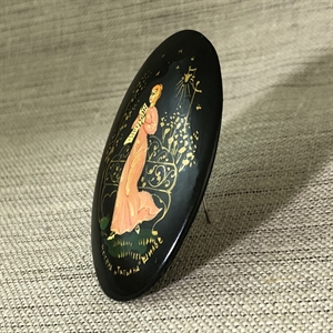 Лаковая брошь-миниатюра «Татьяна», СССР, Мстера, 1980-90 гг. 001171 - фото 7773