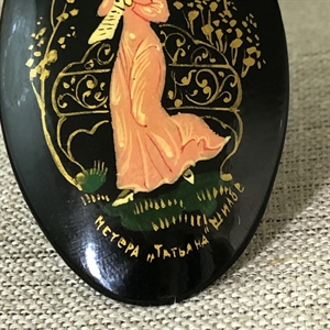 Лаковая брошь-миниатюра «Татьяна», СССР, Мстера, 1980-90 гг. 001171 - фото 7774
